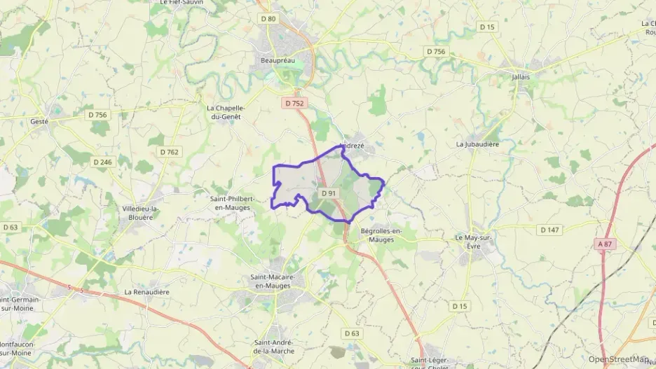 Appartement 90 m² trois pièces à vendre à Beaupréau-en-Mauges Appartement 90 m² trois pièces à vendre à Beaupréau-en-Mauges