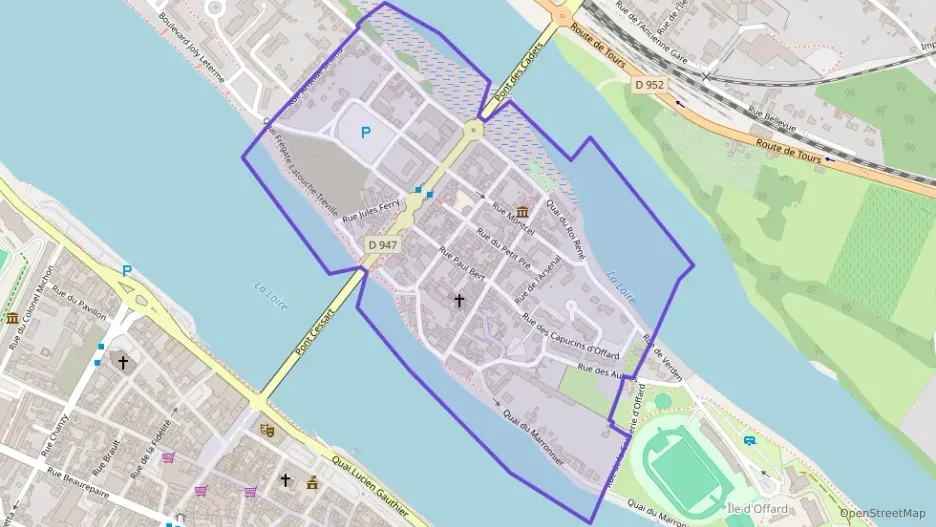 Appartement 78 m² quatre pièces à vendre à Saumur Appartement 78 m² quatre pièces à vendre à Saumur