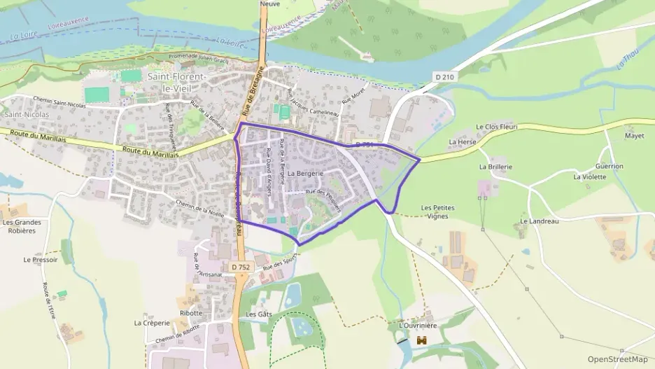 Appartement 98 m² cinq pièces à vendre à Mauges-sur-Loire Appartement 98 m² cinq pièces à vendre à Mauges-sur-Loire