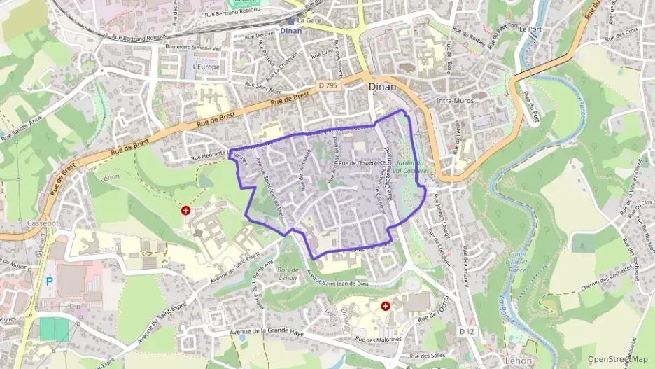 Appartement 75 m² quatre pièces à vendre à Dinan Appartement 75 m² quatre pièces à vendre à Dinan