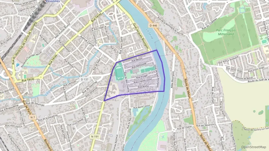 Appartement 100 m² quatre pièces à vendre à Corbeil-Essonnes Appartement 100 m² quatre pièces à vendre à Corbeil-Essonnes