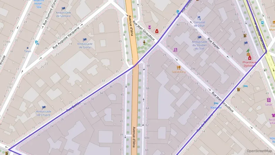 Appartement 81 m² trois pièces à vendre à Paris 16e Arrondissement Appartement 81 m² trois pièces à vendre à Paris 16e Arrondissement