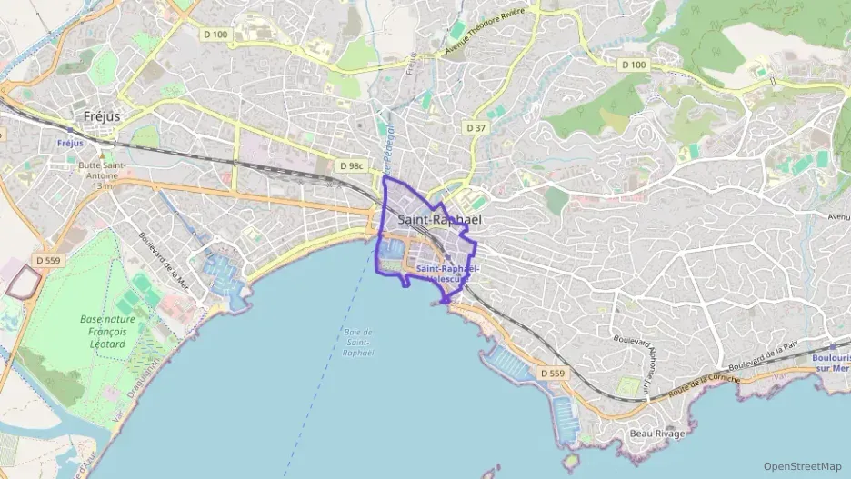 Appartement 111 m² quatre pièces à vendre à Saint-Raphaël Appartement 111 m² quatre pièces à vendre à Saint-Raphaël