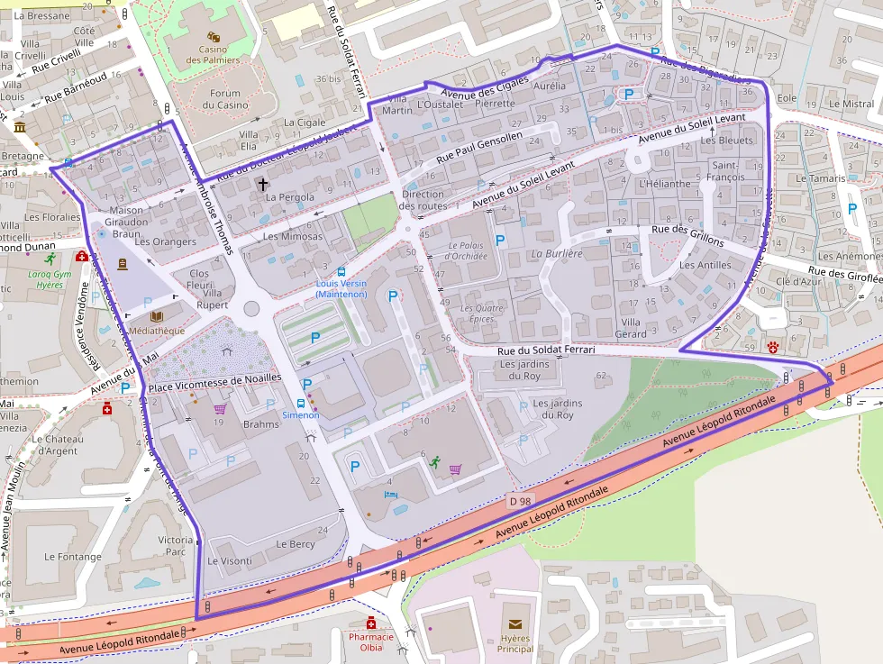 Appartement 96 m² trois pièces à vendre à Hyères Appartement 96 m² trois pièces à vendre à Hyères