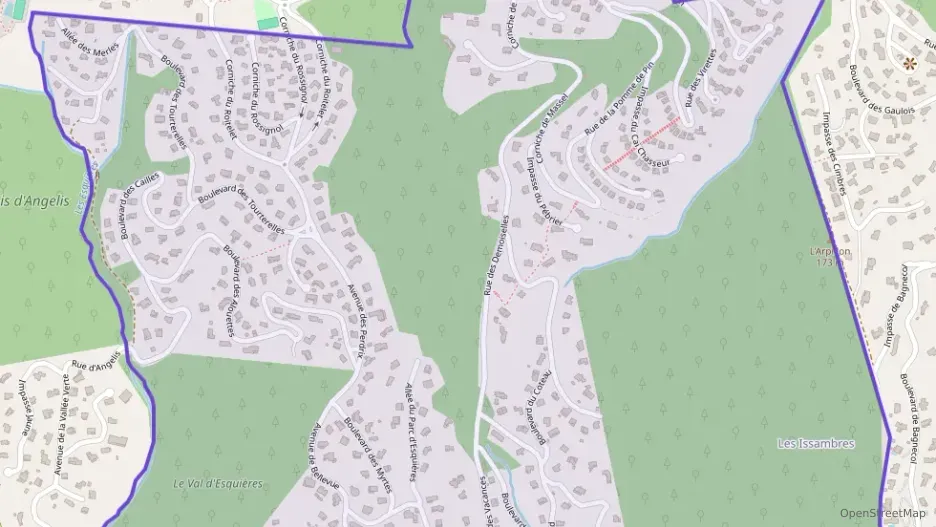 Appartement 100 m² quatre pièces à vendre à Roquebrune-sur-Argens Appartement 100 m² quatre pièces à vendre à Roquebrune-sur-Argens