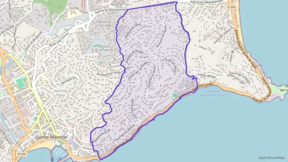 Appartement 115 m² cinq pièces à vendre à Sainte-Maxime Appartement 115 m² cinq pièces à vendre à Sainte-Maxime