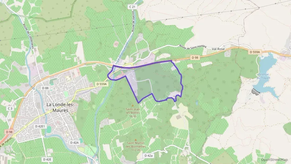 Appartement 98 m² quatre pièces à vendre à La Londe-les-Maures Appartement 98 m² quatre pièces à vendre à La Londe-les-Maures