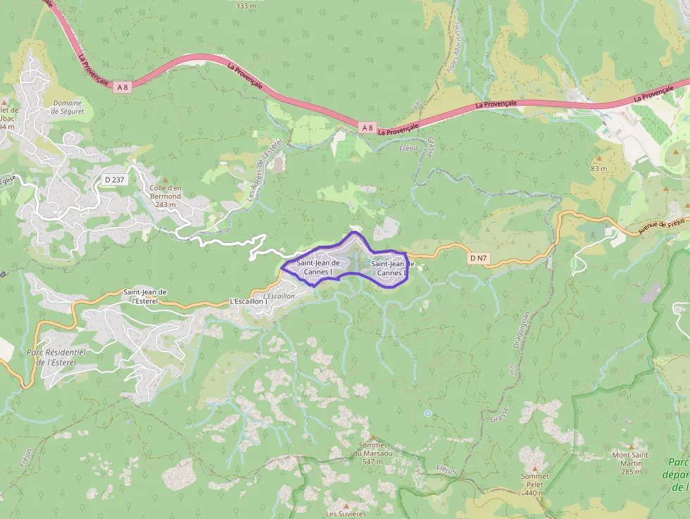 Appartement 93 m² quatre pièces à vendre à Fréjus Appartement 93 m² quatre pièces à vendre à Fréjus