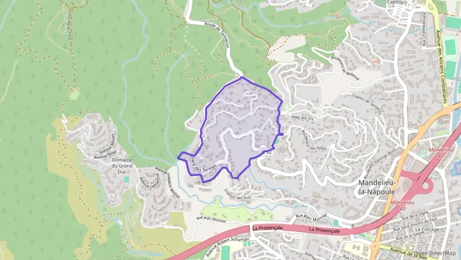 Appartement 93 m² cinq pièces à vendre à Mandelieu-la-Napoule Appartement 93 m² cinq pièces à vendre à Mandelieu-la-Napoule