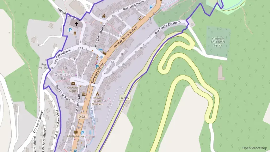 Appartement 58 m² quatre pièces à vendre à Chaudes-Aigues Appartement 58 m² quatre pièces à vendre à Chaudes-Aigues