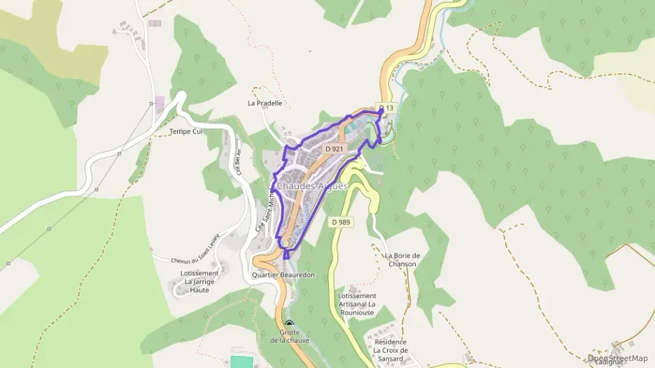 Appartement 58 m² quatre pièces à vendre à Chaudes-Aigues Appartement 58 m² quatre pièces à vendre à Chaudes-Aigues