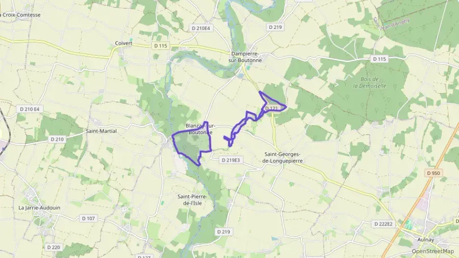 Appartement 80 m² trois pièces à vendre à Blanzay-sur-Boutonne Appartement 80 m² trois pièces à vendre à Blanzay-sur-Boutonne